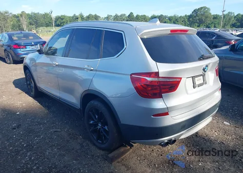 2013 BMW X3 xDrive28I z USA, uszkodzony, nr VIN 5UXWX9C5XD0A17753